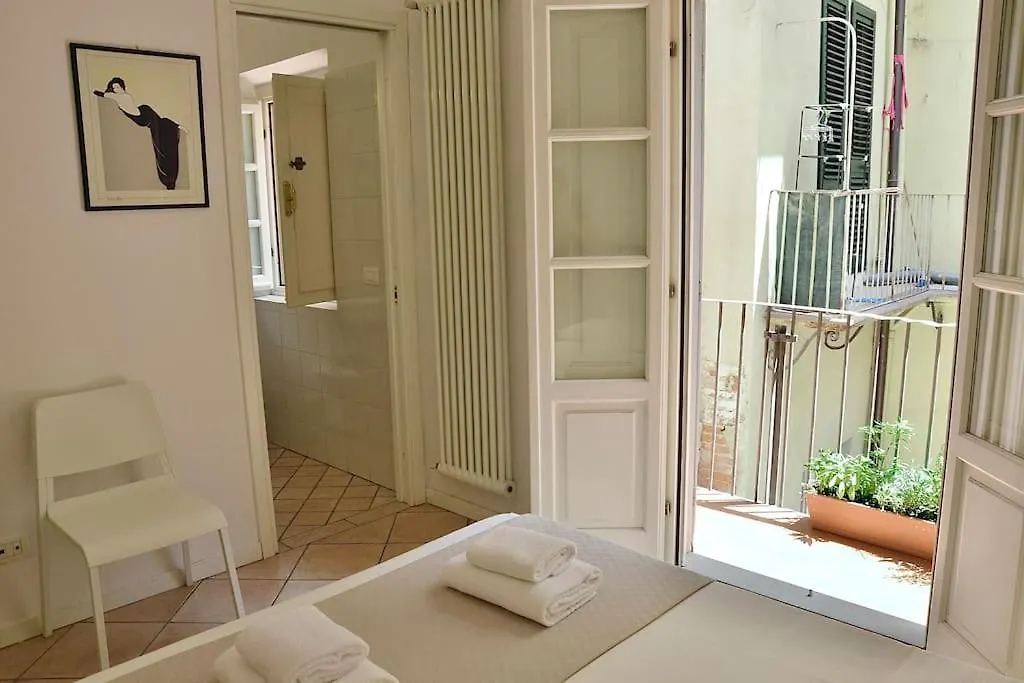 Apartment Appartamento Confortevole Santa Maria Novella Florence Italy