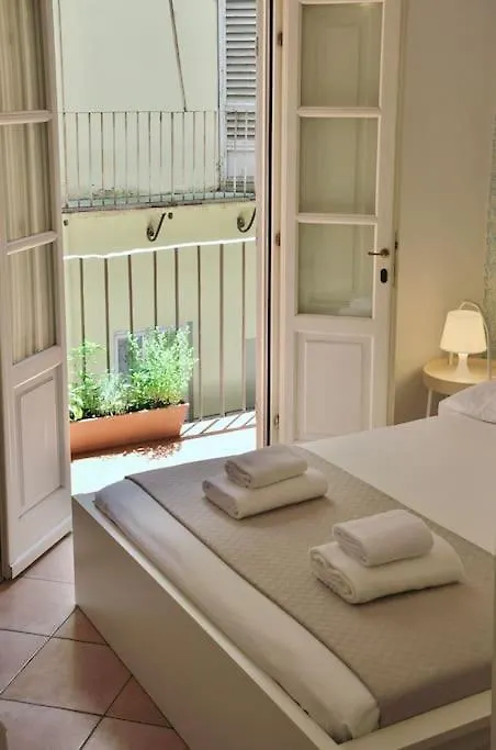 Apartment Appartamento Confortevole Santa Maria Novella Florence Italy